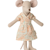Mum Mouse in light Dress