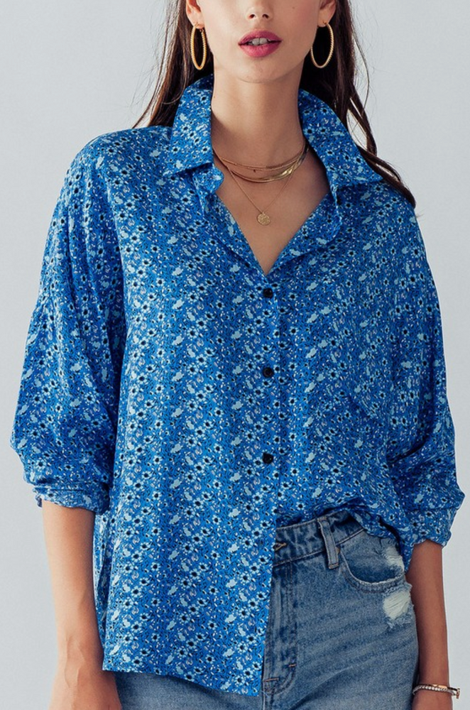 
            
                Load image into Gallery viewer, Emma Button Down Ditsy Floral Top
            
        
