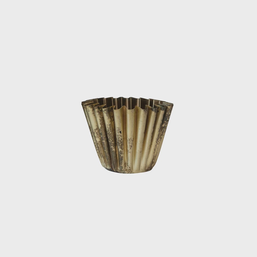 
            
                Load image into Gallery viewer, Fluted Brass Finished Planter
            
        